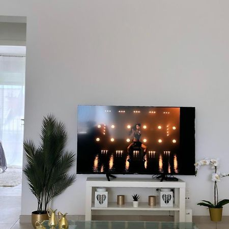 2 Bedrooms Luxury Apartment - Guillemins Льєж Екстер'єр фото