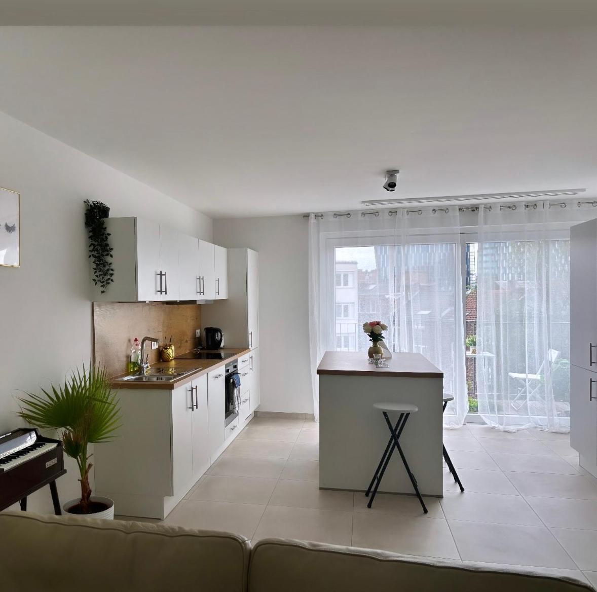 2 Bedrooms Luxury Apartment - Guillemins Льєж Екстер'єр фото
